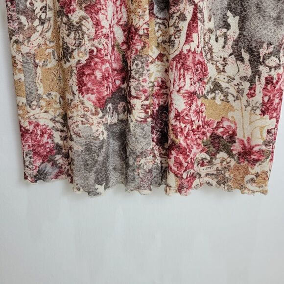 Suzy Shier Romantic Roses and Lace Pattern Dress - Picture 4 of 12